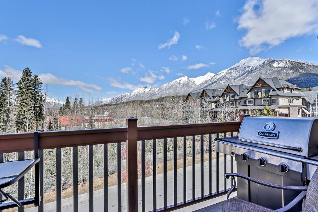 キャンモアSpectacular Mountain View Corner Unit Pool Hot Tub Park Passアパートメント エクステリア 写真
