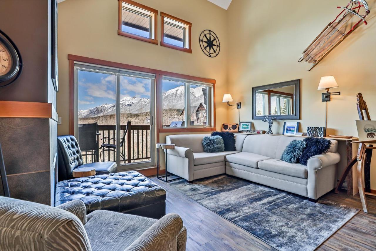 キャンモアSpectacular Mountain View Corner Unit Pool Hot Tub Park Passアパートメント エクステリア 写真